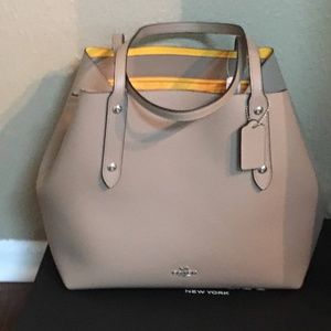 NEW Coach pebbled leather large market tote